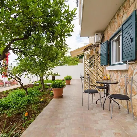 Lena & Lara Apartmán *