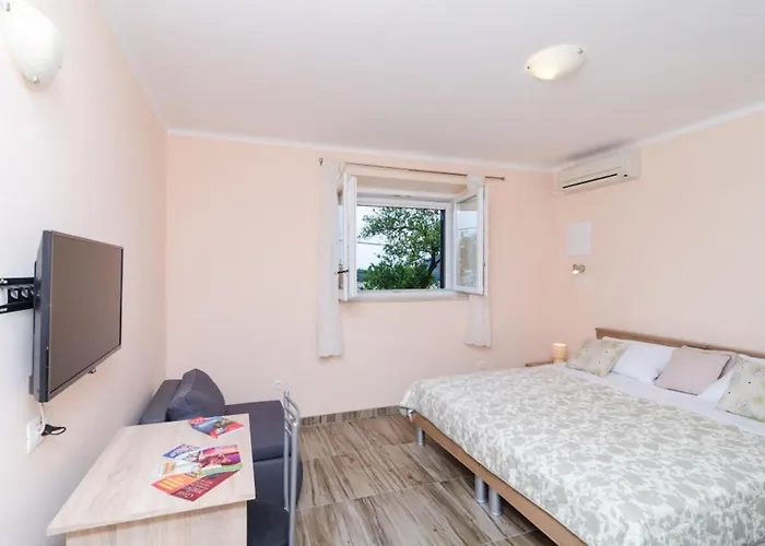 Lena & Lara دوبروفينك